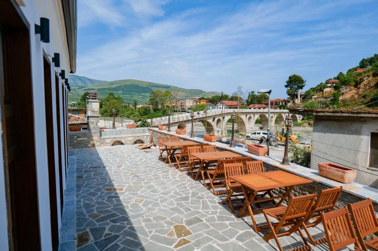 בראט Hotel Kapllani מראה חיצוני תמונה