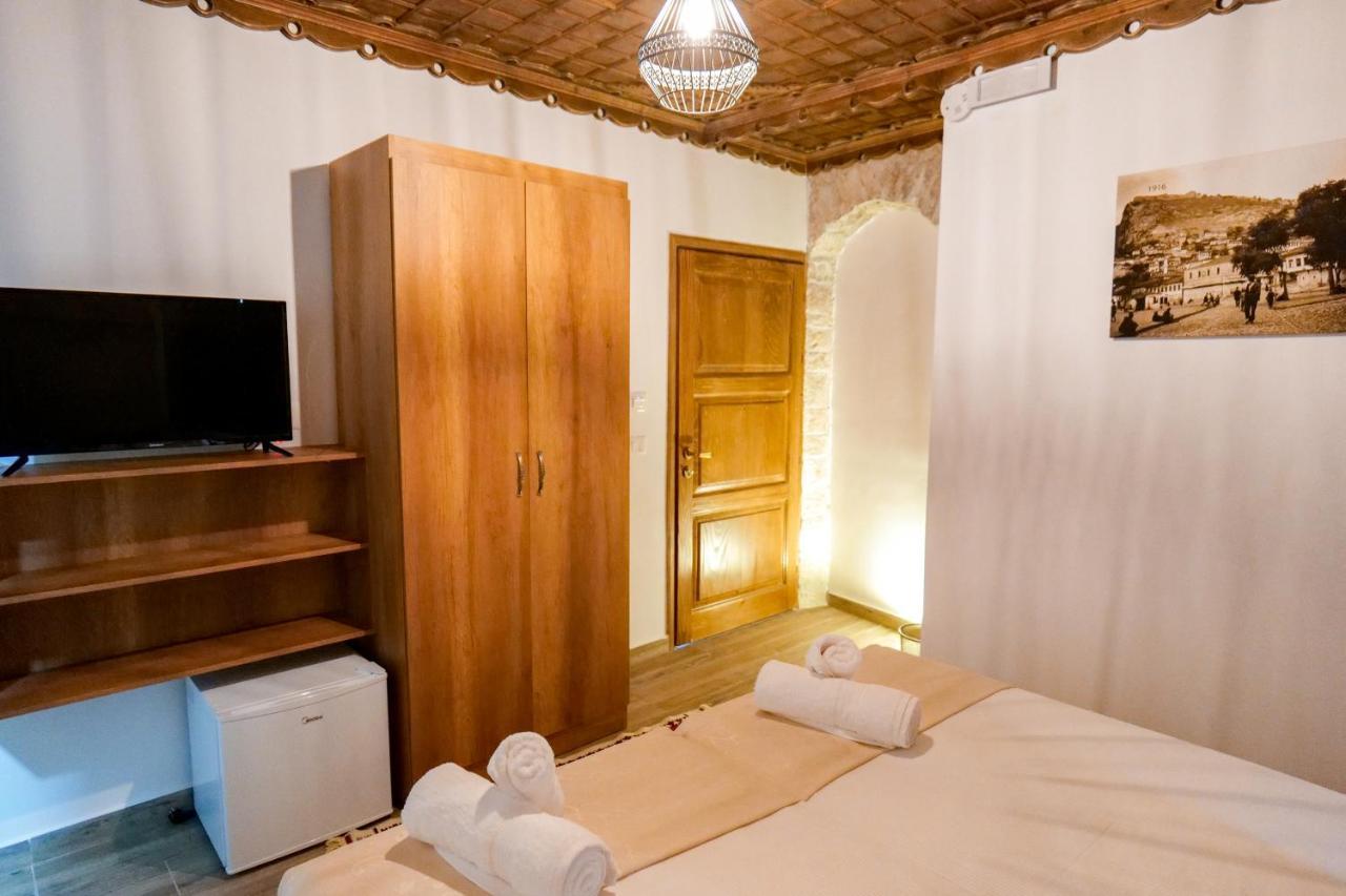 בראט Hotel Kapllani מראה חיצוני תמונה