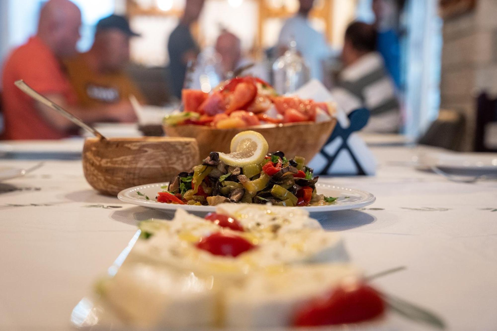 בראט Hotel Kapllani מראה חיצוני תמונה