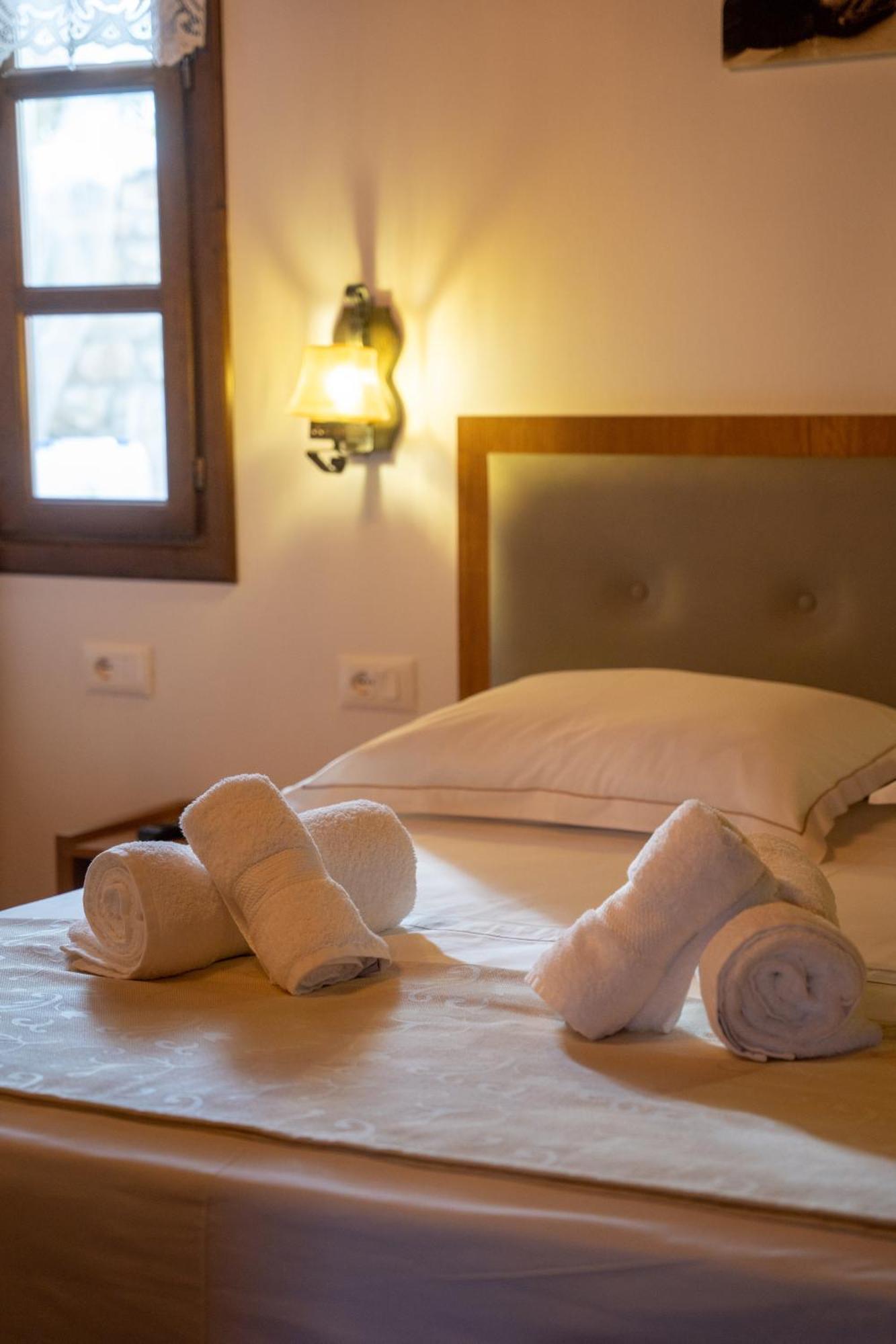 בראט Hotel Kapllani חדר תמונה
